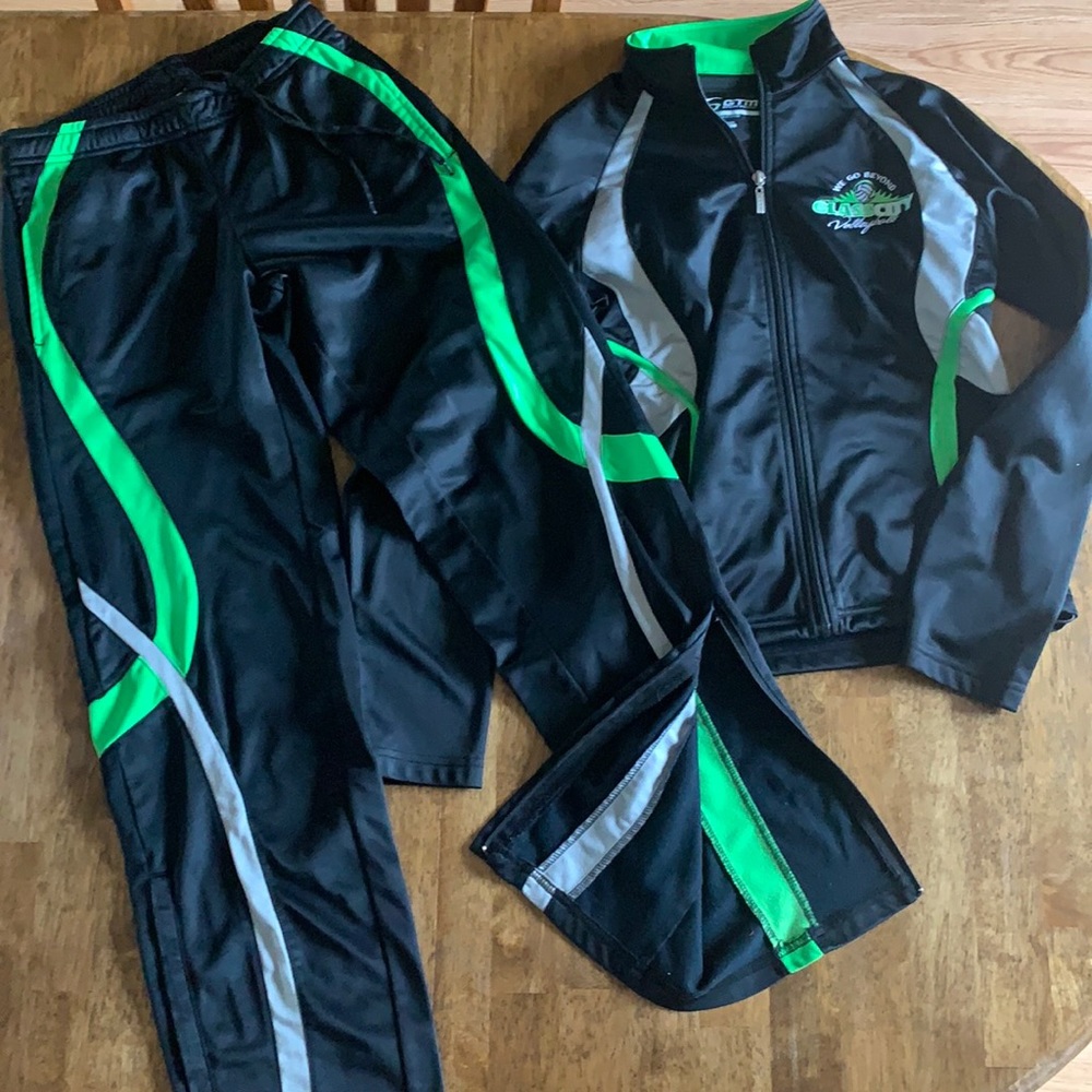 Women’s small team track suit